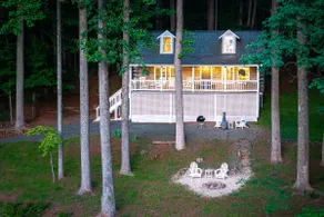 Stonemont Farm Cabin with Hot Tub- in Keswick by Vineyards! - Image 3