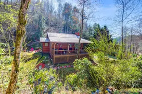 Scenic Marble Cabin w/ Fire Pit! - Image 3