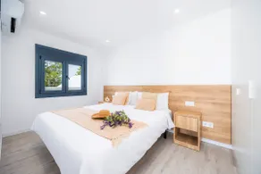 White suites 3 - Image 3