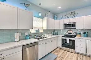 Gulf-View Home w/ Dog Run in Surfside Beach! - Image 3