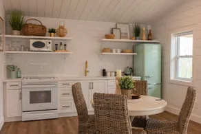 The Beach Cabin: Hot Tub/BBQ/ Sauna/Waterfront - Image 4