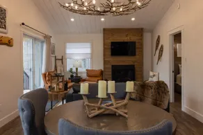 Rustic Lodge Cabin: Hot Tub/ BBQ/ Sauna/ Beach - Image 4