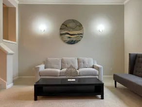 Modern 5 Bedroom House Sleeps 16 - Image 2