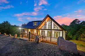 Couples Romantic Cabin! Hot Tub, Pizza Oven - Image 5