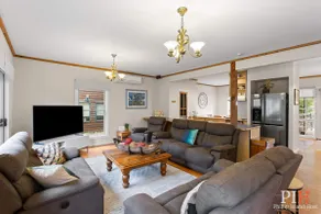 Sandy Bay Getaway w Spa 4 Bdr - Image 3