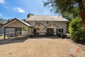 Sandy Bay Getaway w Spa 4 Bdr - Image 2