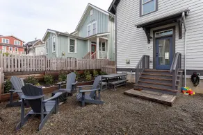 Seabrook's Tide & Seak: A coastal farmhouse! - Image 3