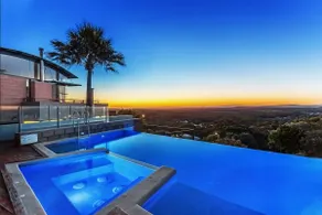 Sea View Retreat Ocean Views, Pool & Spa - Image 2