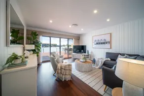 La Brisa - Waterfront Retreat between Lake & Coast - Image 2