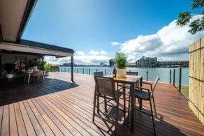 La Brisa - Waterfront Retreat between Lake & Coast - Image 4