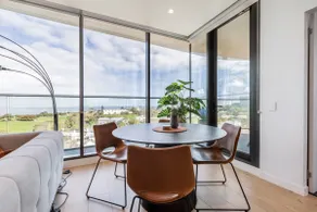 Modern 2 BRM Apt in Williamstown - Image 4