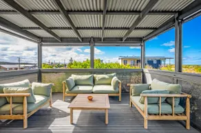Surfers Reserve - Sophisticated Beachfront Sanctuary - Image 4