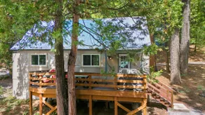 Strawberry’s Rivers Resort Cabin #6 - Image 2