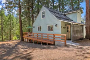 Strawberry’s Rivers Resort Cabin #4 - Image 2