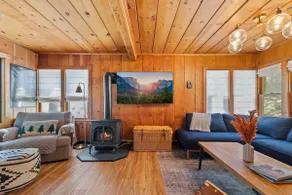 Strawberry Cabin w/ River View 10 min to Pinecrest - Image 5