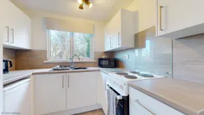 39 Strawberry Hill, Tolroy Manor - Image 5