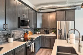 Walk to UNL Campus: Dtwn Lincoln Loft Apt! - Image 2