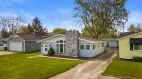 Cardinal Cottage Retreat! 4 Homes Away from beach! - Image 2