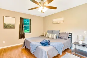 Country Lane Cottage- privacy & quiet neighborhood - Image 5