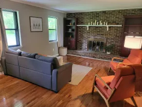Country Lane Cottage- privacy & quiet neighborhood - Image 3