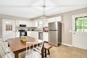 Country Lane Cottage- privacy & quiet neighborhood - Image 4