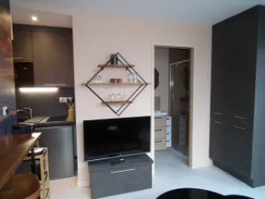 Studio-Number 6-Terrace-Private Bathroom - Image 2