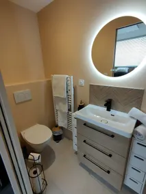 Studio-Number 6-Terrace-Private Bathroom - Image 5