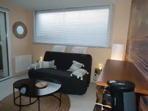 Studio-Number 6-Terrace-Private Bathroom - Image 3