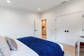Dazzling Modern Home Close to Downtown Palo Alto and Stanford - Image 5