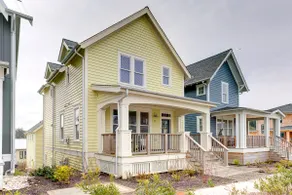 Cascadia: Covered Porch & Carriage House - Image 2