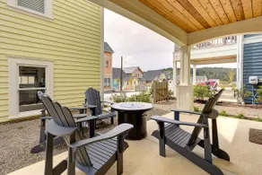 Cascadia: Covered Porch & Carriage House - Image 5