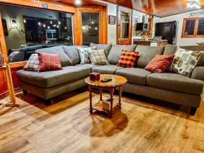3BR Waterfront Hidden Gem w/Private Dock & Hot Tub - Image 4