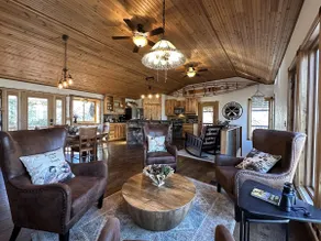 7 Min. to Downtown Bolivar- River Frontage-Remote & Relaxing, Kayaks & Hot Tub - Image 2