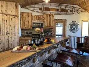 7 Min. to Downtown Bolivar- River Frontage-Remote & Relaxing, Kayaks & Hot Tub - Image 4