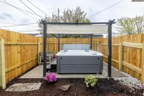 Home w/ Hot-Tub and In-Unit Laundry - Image 2