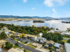 Edge One - Dog Friendly Jindabyne Holiday Apartment - Image 5