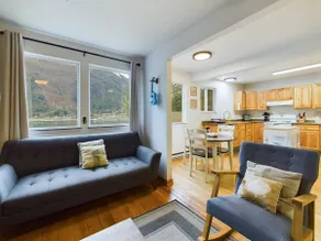 Ocean & Mountain View Home, near Downtown Juneau - Image 2