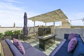 Massive Beach Home w Stunning Rooftop, Parking, Spa, AC & Bay Views! - Image 2