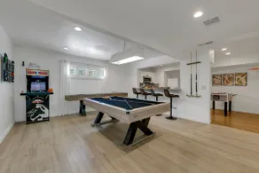 Basketball-Pool-Spa-BBQ-Gameroom-Golf-Cinema - Image 5