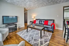 Westland Home w/ Yard ~ 20 Mi to Downtown Detroit! - Image 4
