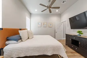 New Luxury Home • King Bed • Garage - Image 4