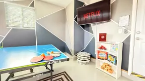 10 min to Legoland and Beaches with Game Room - Image 4