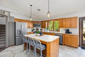 Spacious Modern Farmhouse - Pickle Ball Court & near beach! - Image 3