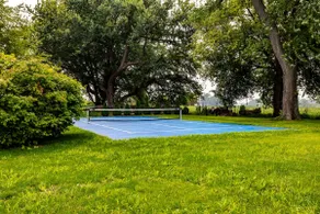 Spacious Modern Farmhouse - Pickle Ball Court & near beach! - Image 2