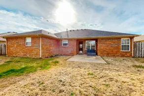 The Brick Beauty | Dog-Friendly & Fenced Yard - Image 4