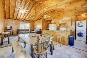 Racine Vacation Rental 25 Mi to Athens! - Image 3