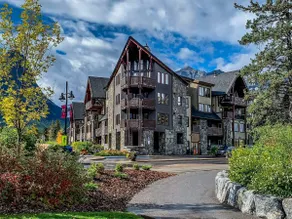 Rockies Retreat | Central Location | Scenic Views - Image 3