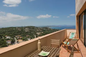 2 bedroom apartment close to the center of Begur. Terrace and panoramic sea views Ref:H41 - Image 5