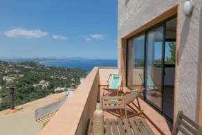 2 bedroom apartment close to the center of Begur. Terrace and panoramic sea views Ref:H41 - Image 4