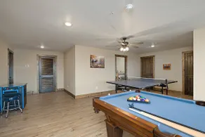 7-Suite Lodge Private Hot Tub & Game Room Near SDC - Image 5